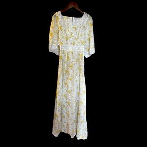 NWOT? Sweet Vintage Tie-Back Floral and Lace Floor Length Empire Waist Dress